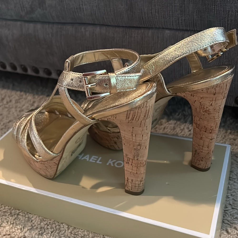 MICHAEL KORS Catalina Kork Metallic Leather Gold Sandals 7 - Picture 3 of 8